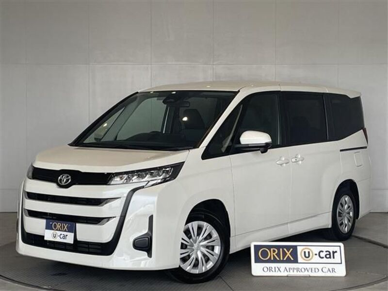 TOYOTA NOAH