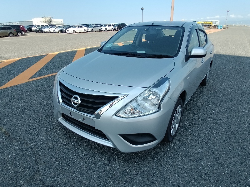 NISSAN LATIO