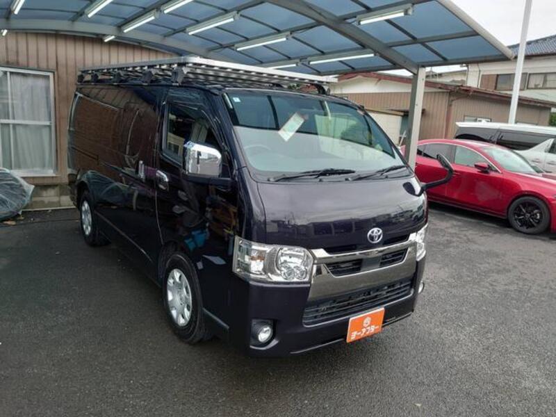 TOYOTA HIACE VAN