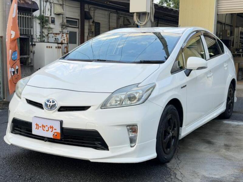 TOYOTA PRIUS