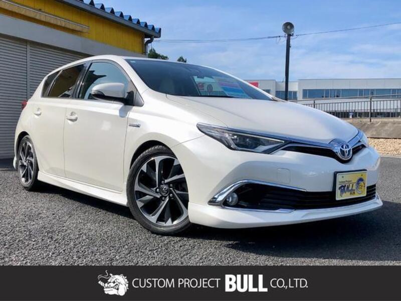 TOYOTA AURIS