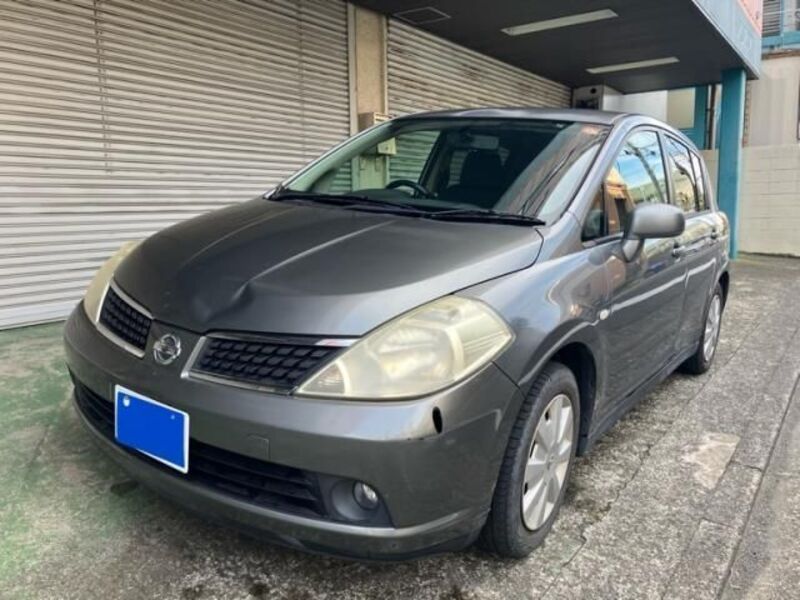 NISSAN TIIDA