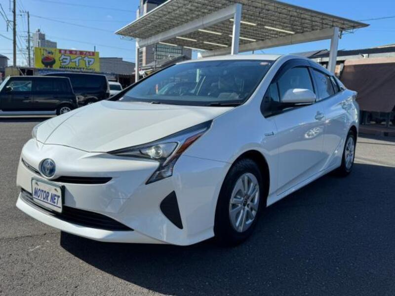 TOYOTA PRIUS