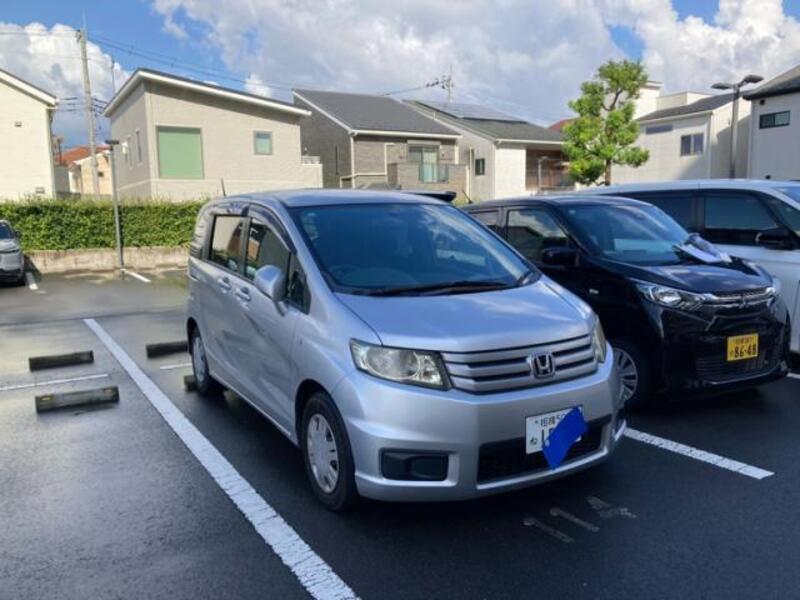 HONDA FREED SPIKE