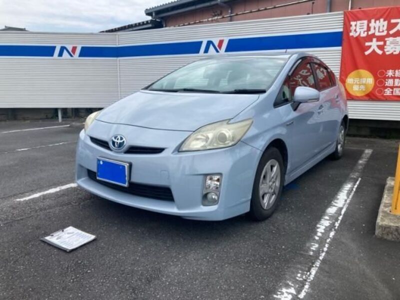 TOYOTA PRIUS