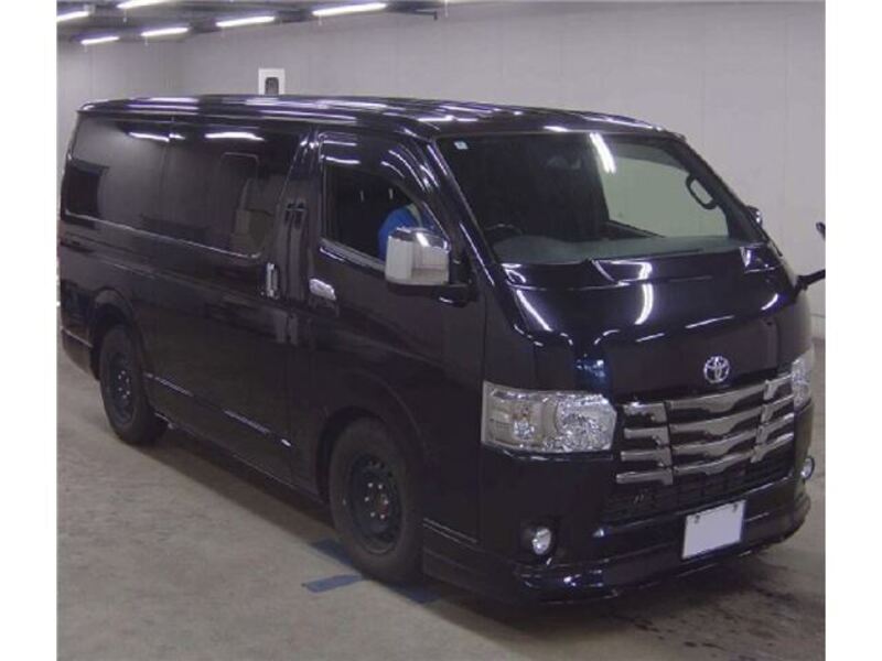 TOYOTA HIACE VAN