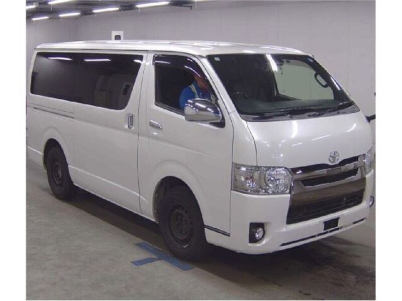 TOYOTA HIACE VAN