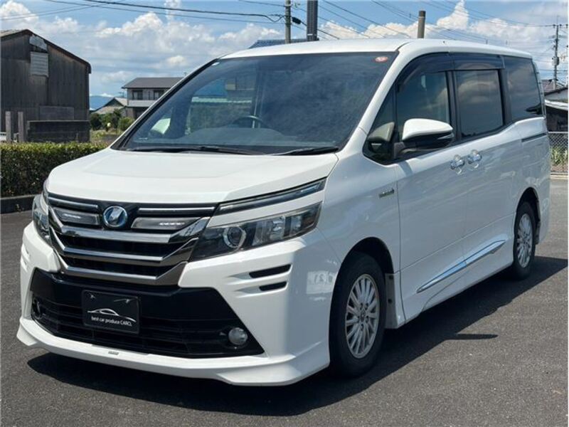 TOYOTA VOXY