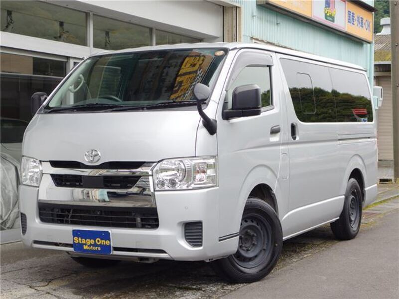 TOYOTA HIACE