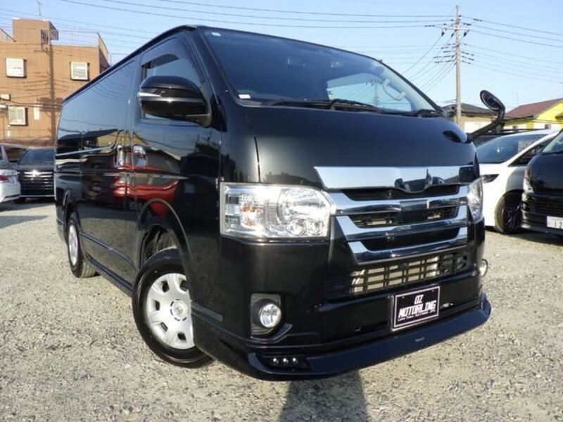 TOYOTA HIACE VAN