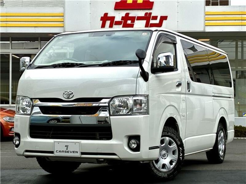TOYOTA HIACE