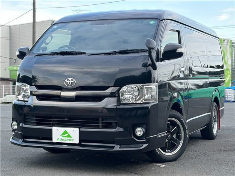 TOYOTA HIACE VAN