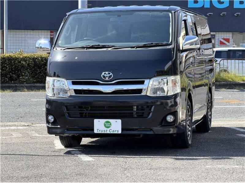 TOYOTA HIACE VAN