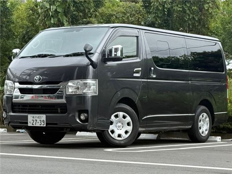TOYOTA HIACE VAN