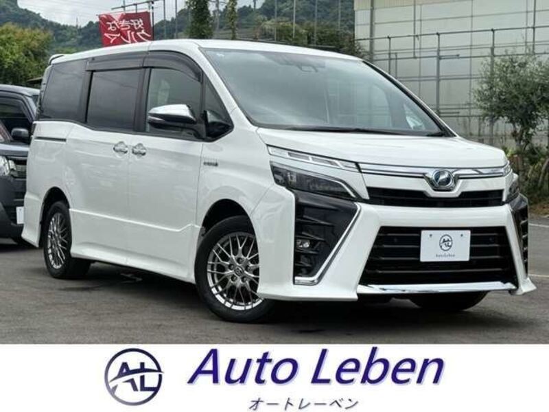 TOYOTA VOXY