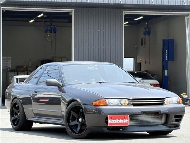 NISSAN SKYLINE