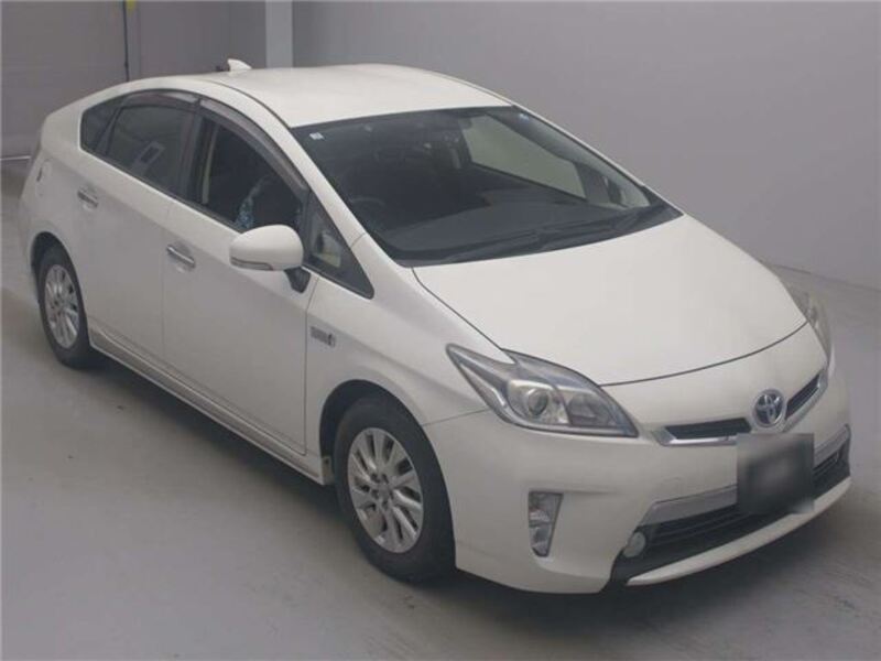 TOYOTA PRIUS PHV