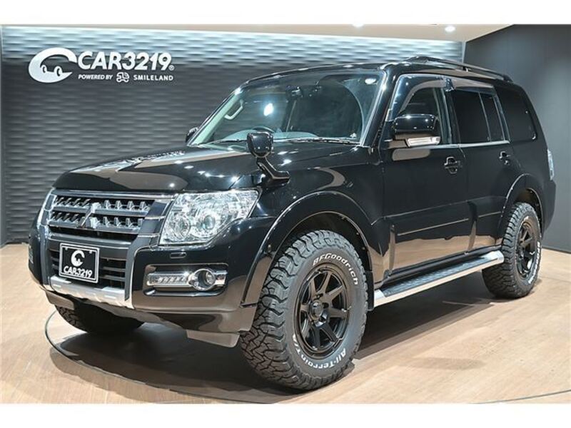 MITSUBISHI PAJERO