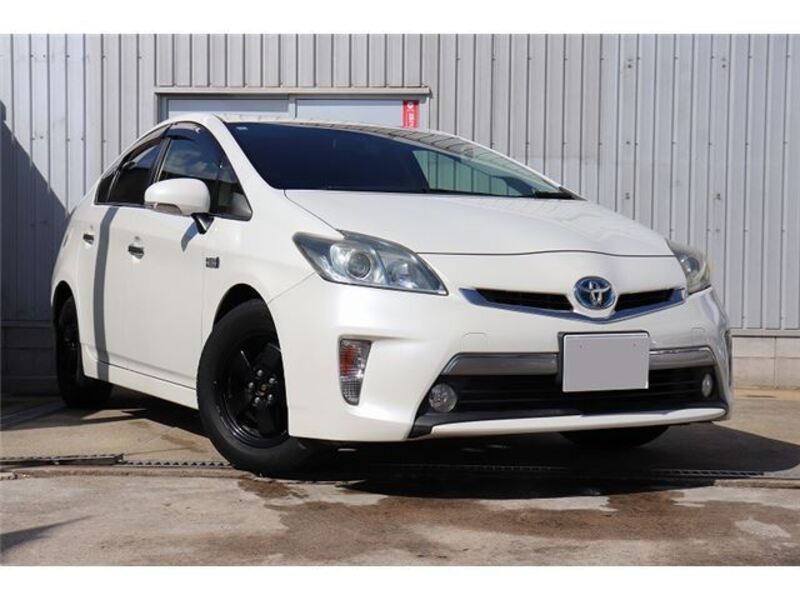 TOYOTA PRIUS PHV