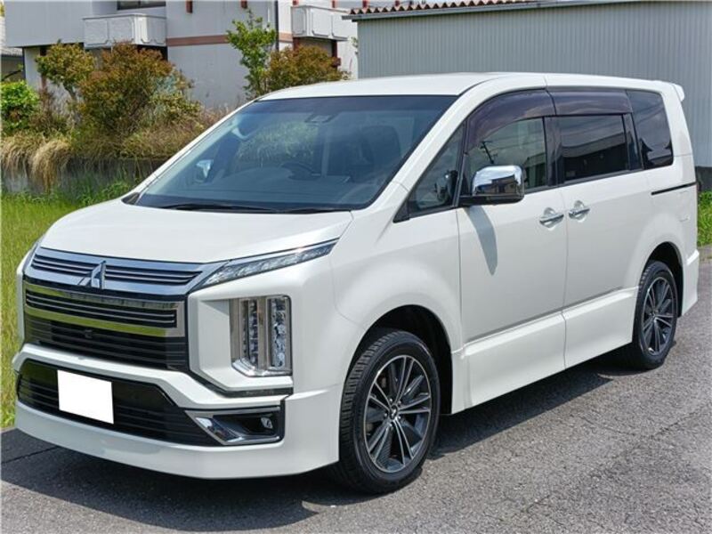MITSUBISHI DELICA D5