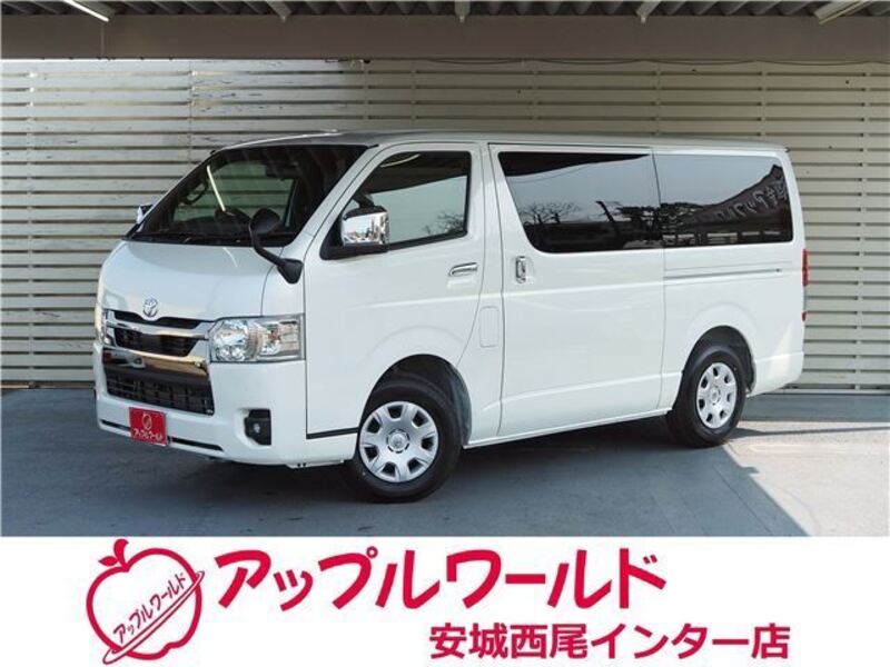 TOYOTA HIACE
