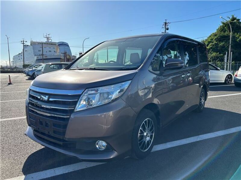 TOYOTA NOAH
