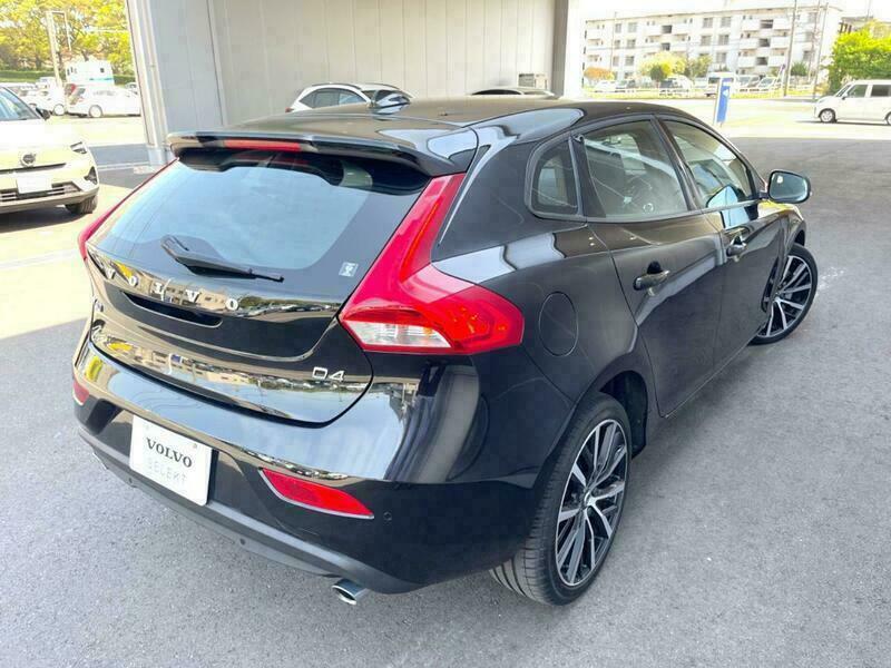 V40