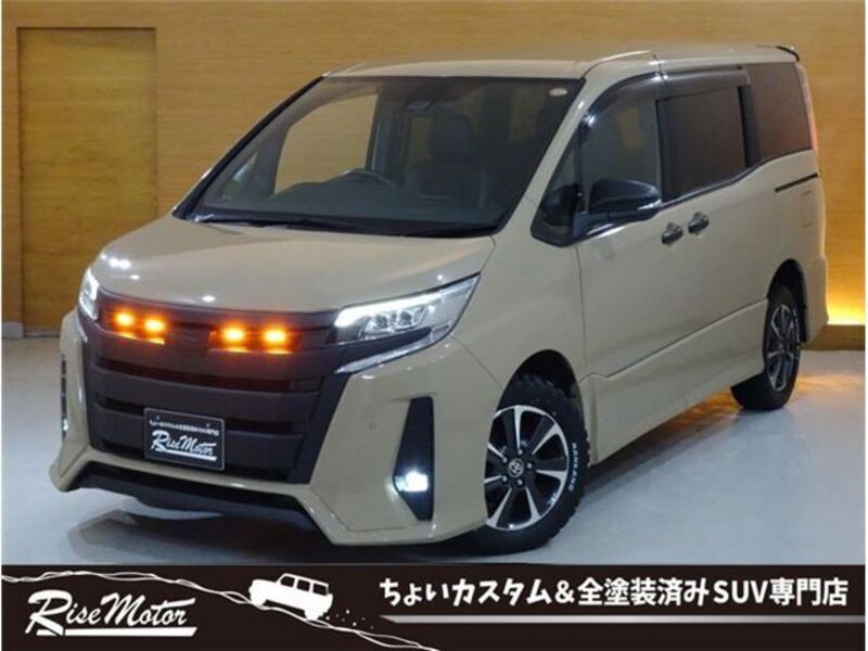 TOYOTA NOAH
