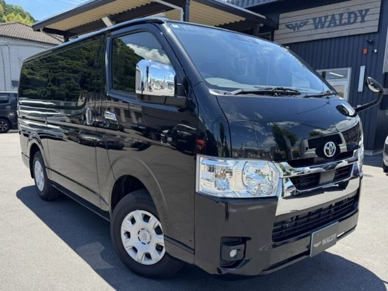 TOYOTA HIACE VAN