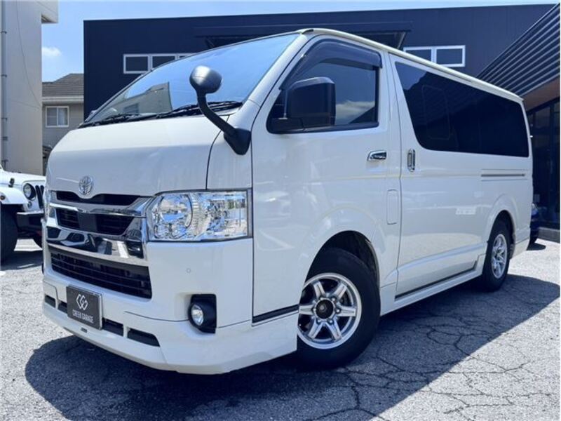 TOYOTA HIACE