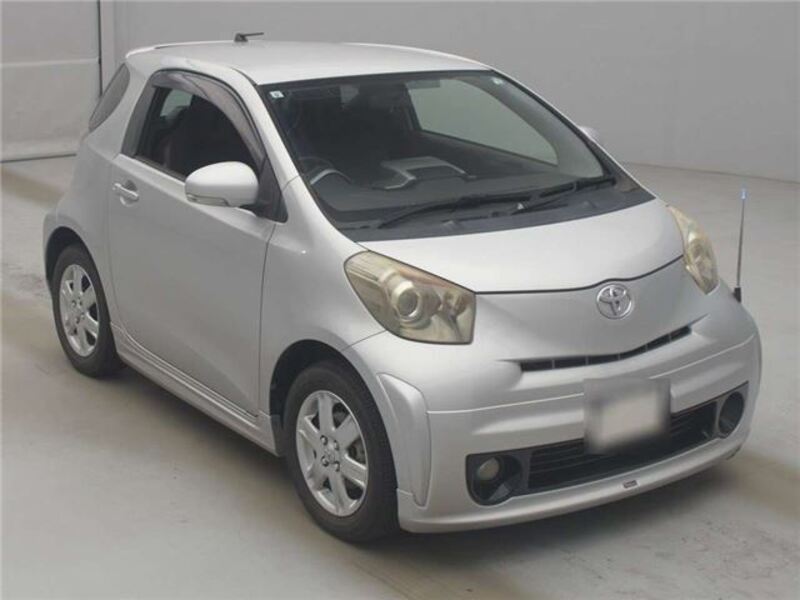 TOYOTA IQ