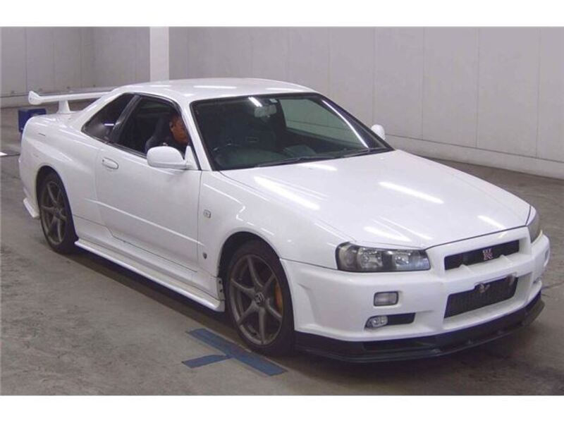 NISSAN SKYLINE