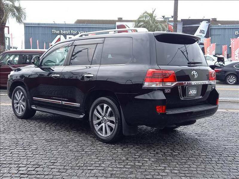 LAND CRUISER