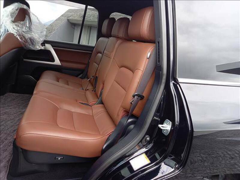 LAND CRUISER