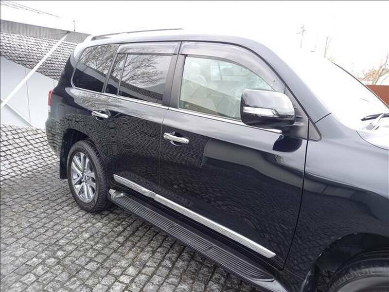 LAND CRUISER