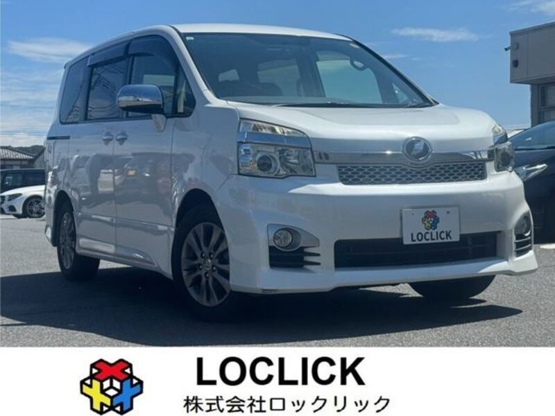 TOYOTA VOXY