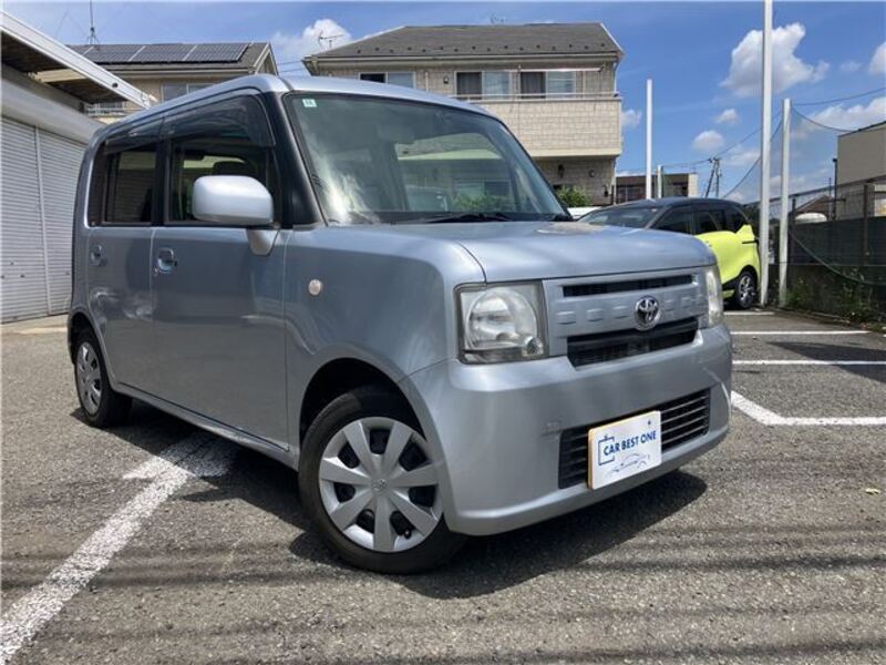 TOYOTA PIXIS SPACE