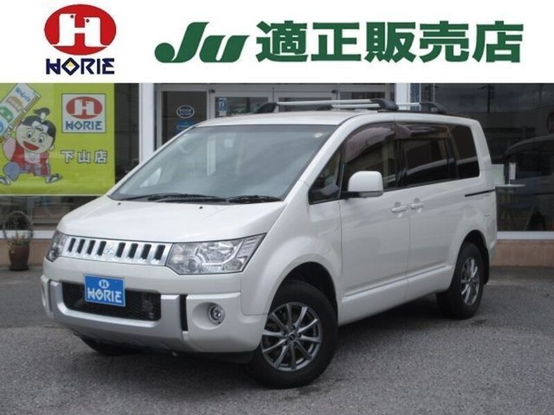 MITSUBISHI DELICA D5