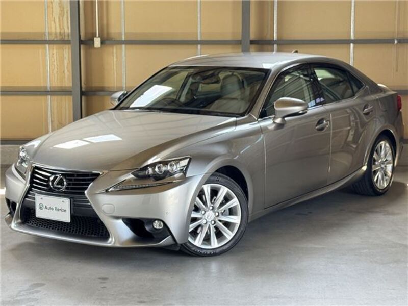 LEXUS IS