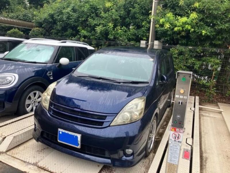 TOYOTA ISIS