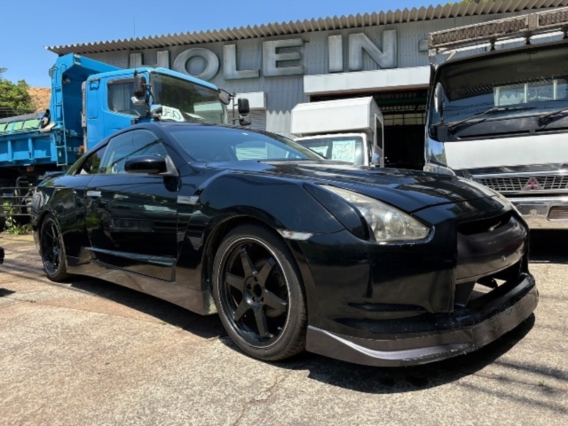 NISSAN SKYLINE