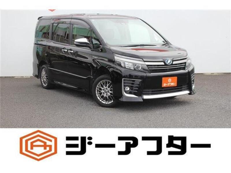 TOYOTA VOXY
