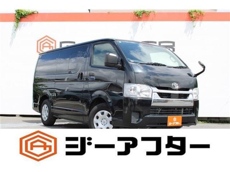 TOYOTA HIACE