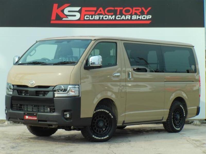 TOYOTA HIACE VAN