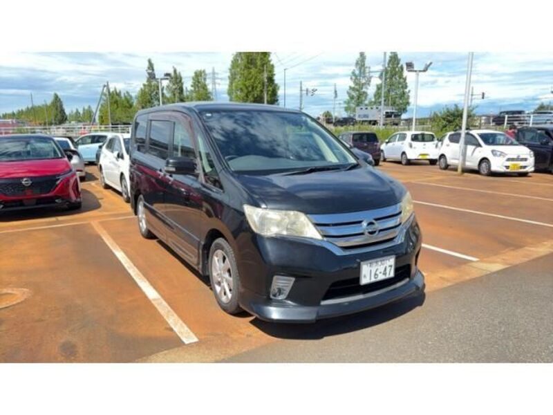 NISSAN SERENA
