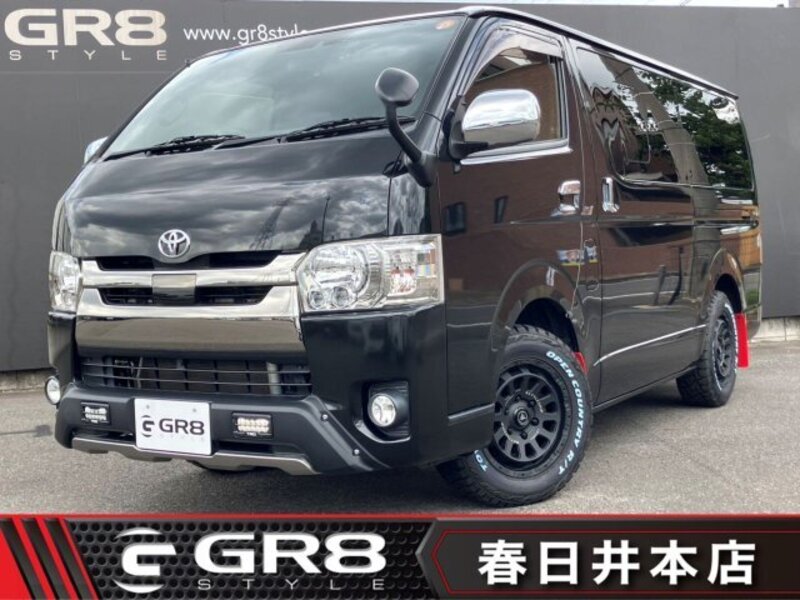 TOYOTA HIACE VAN