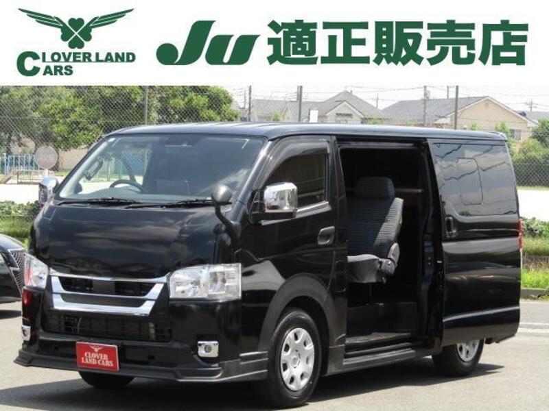 TOYOTA HIACE VAN