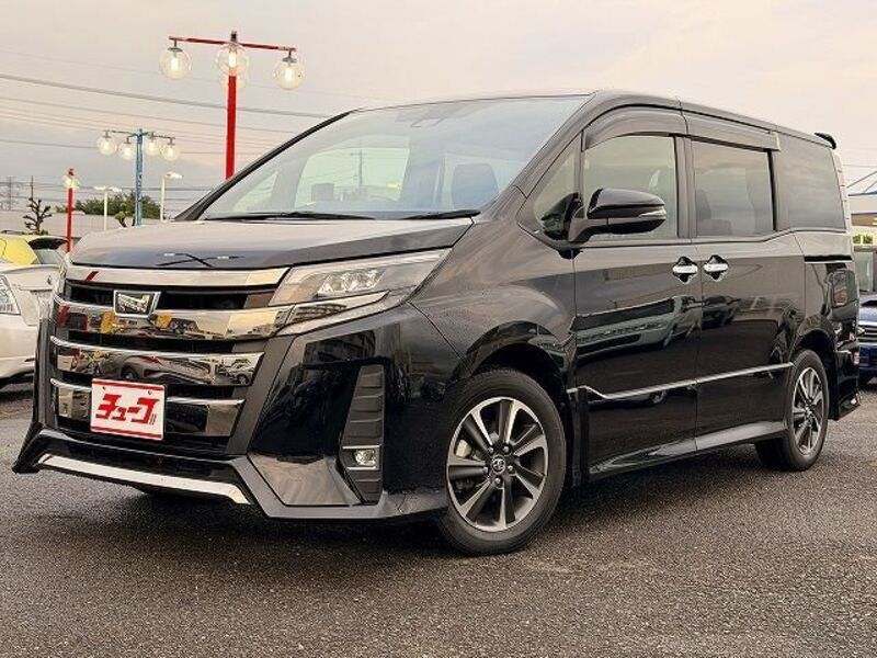 TOYOTA NOAH