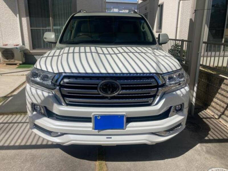 TOYOTA LAND CRUISER