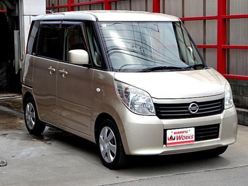 NISSAN ROOX
